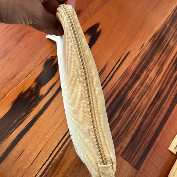 Aigner Toiletry Bags, Comes in Pair, New - Picture 4 of 8